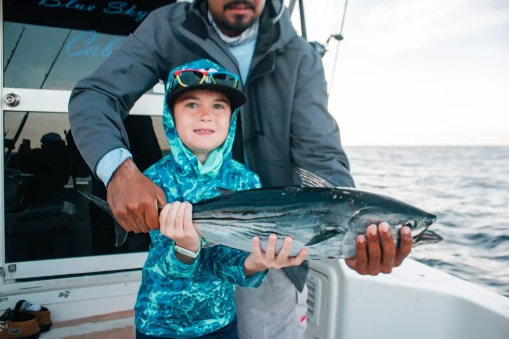 Dorado and Tuna Hookup Sends the Crew into Action!