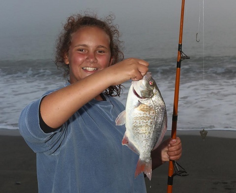 How to Catch Big Surf Perch - Oregon Surf Fishing 