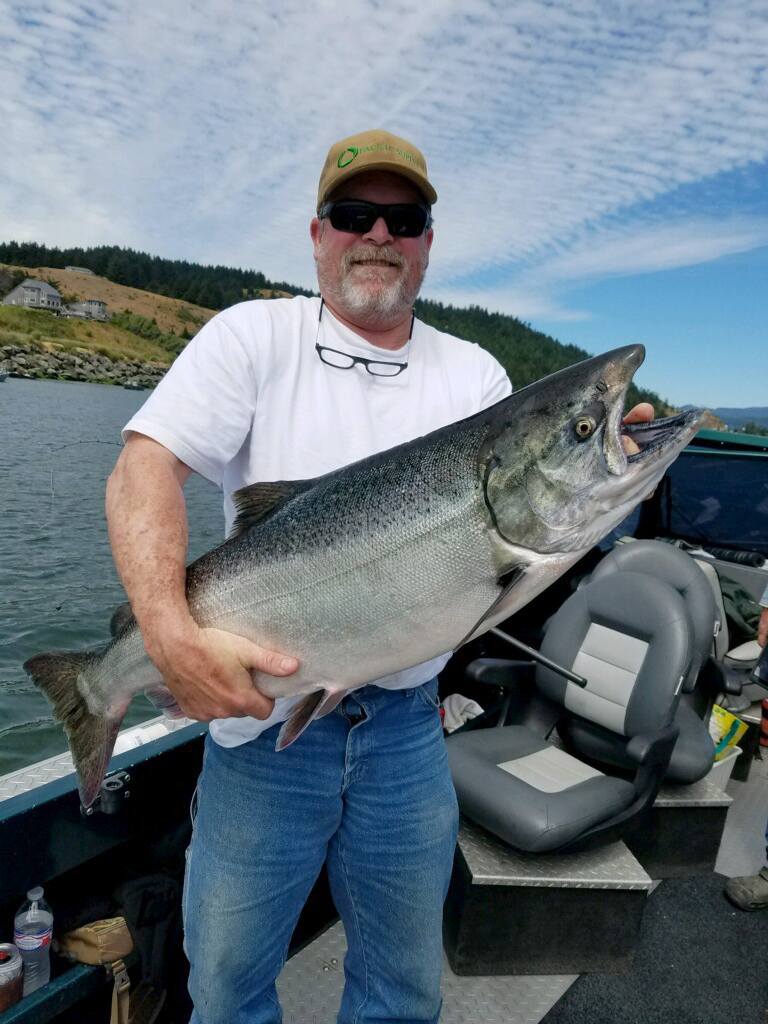 Fly Fishing the Rogue River on foot — Half pounder report