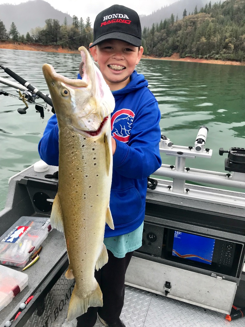 Family fun on Shasta Lake!