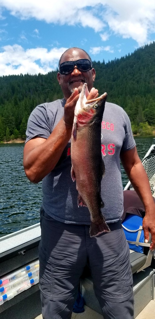 Lake Siskiyou has some Hogs