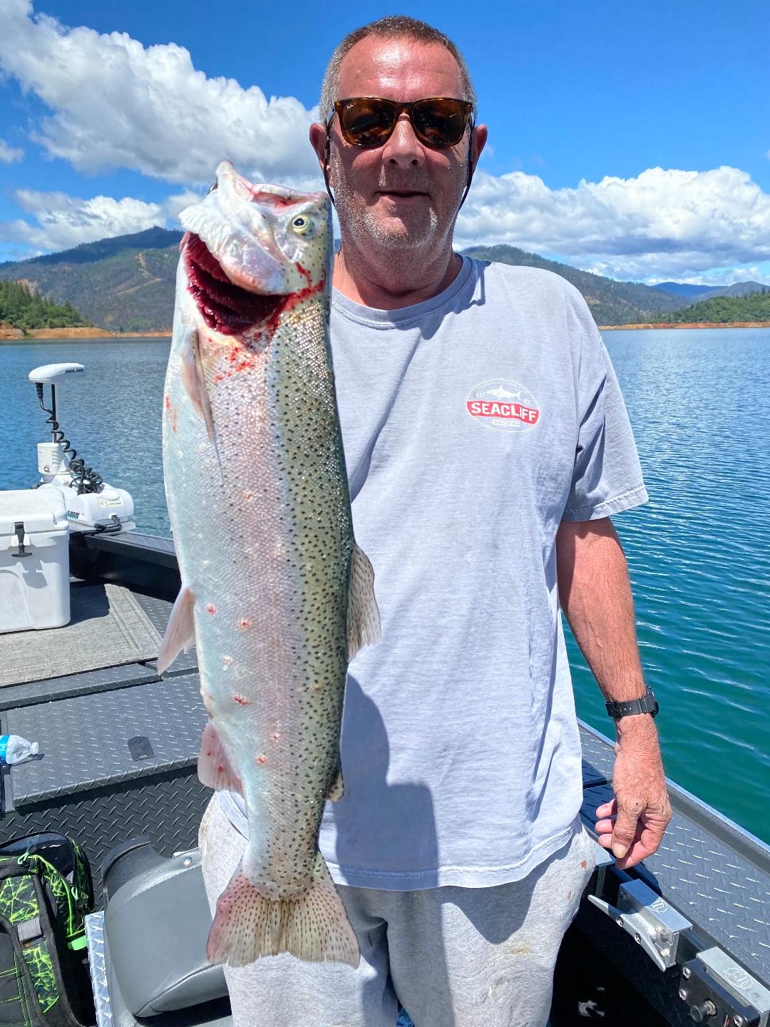 Making memories on Shasta Lake! 