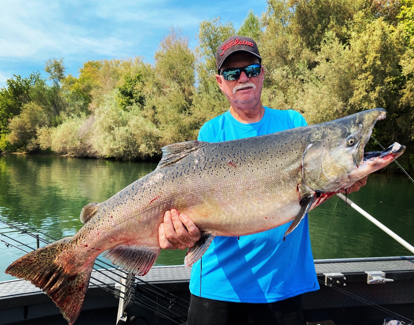 Curing eggs for Sacramento River King salmon — Jeff Goodwin Fishing