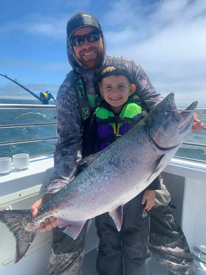 fishing planet trophy chinook salmon california using spoons