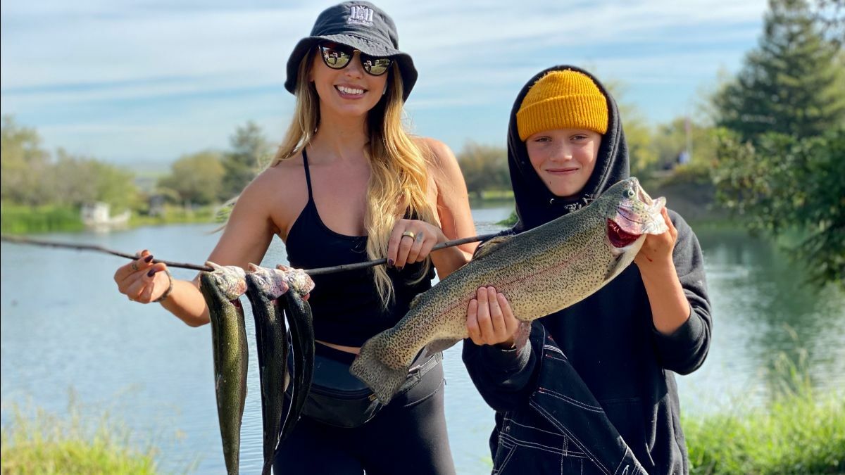 Vinnitsa Ukraine July 2018 Sport Fishing Sports Trout Fishing Fisherman —  Stock Editorial Photo © MastrVideo #206242220