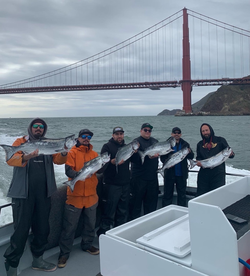 😎🎣 #BoatBurgers & Salmon !! 🍔🐟