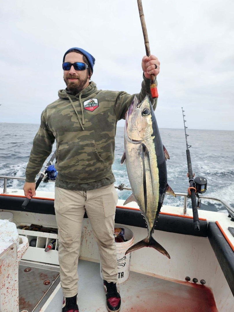  Anglers’ pursuit of albacore tuna heats up 