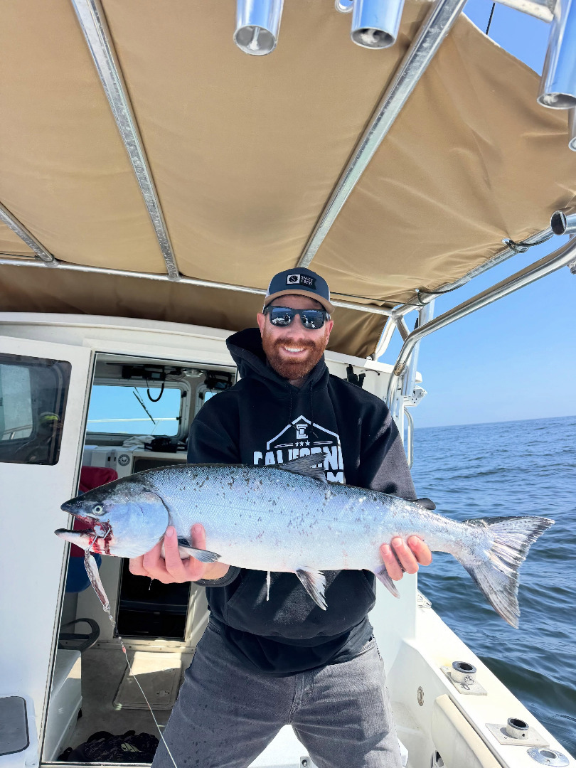  Anglers enjoying salmon season