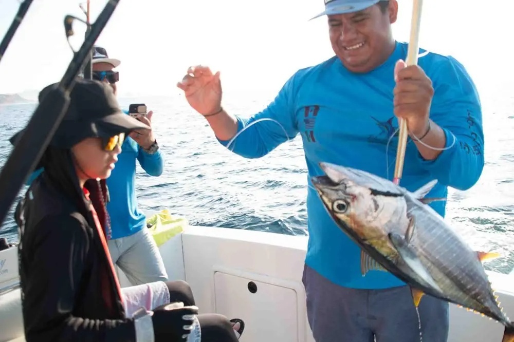 Cabo Tuna Action Builds Offshore