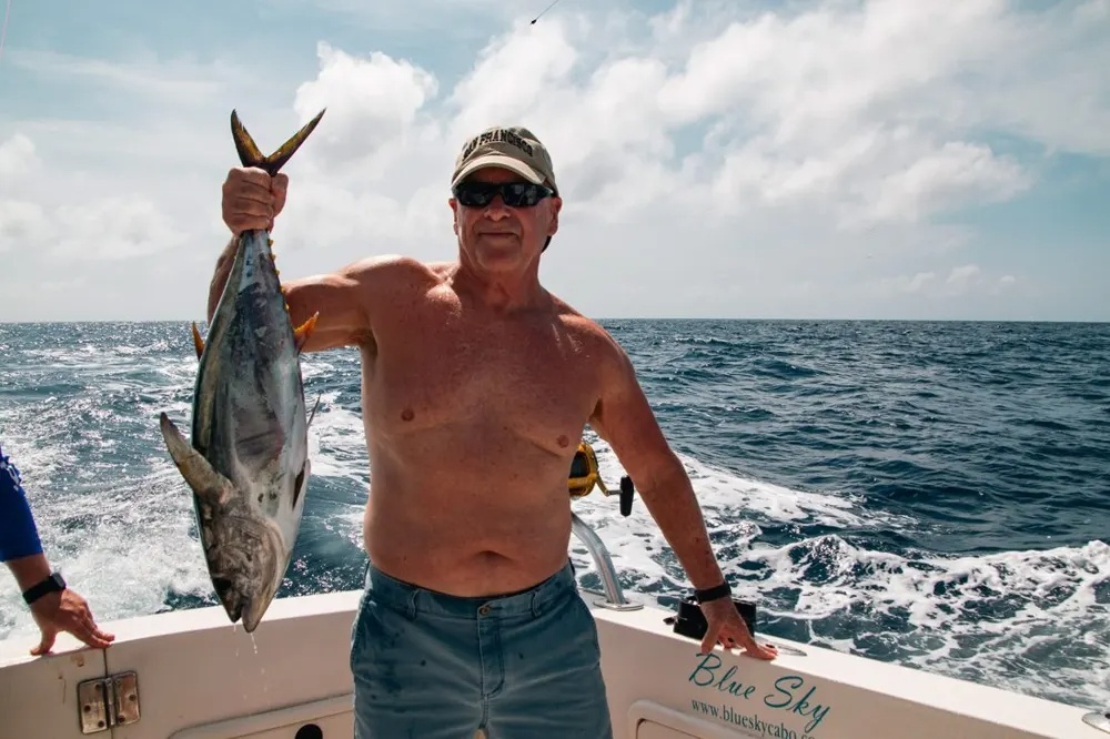 Dorado & Tuna Keep the Crew Moving